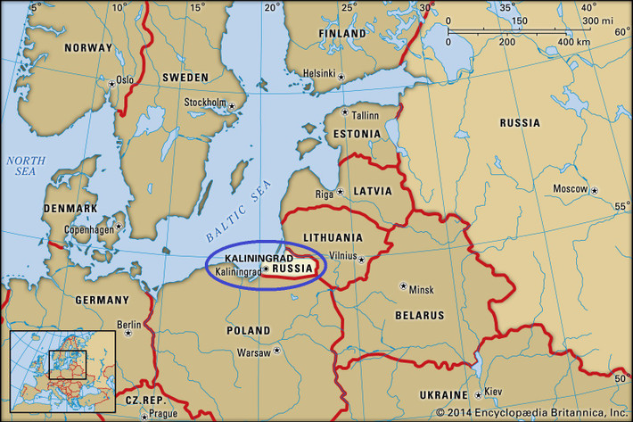 Kaliningrad là một trong những khu vực quân sự hóa cao nhất của Nga, nằm bên bờ biển Baltic giữa Ba Lan và Litva. Là vùng lãnh thổ tách biệt với đất liền Nga và bị các các quốc gia thành viên NATO là Litva và Latvia bao quanh, khiến lãnh thổ này có khả năng bị phương Tây tấn công đầu tiên nếu xảy ra chiến tranh.