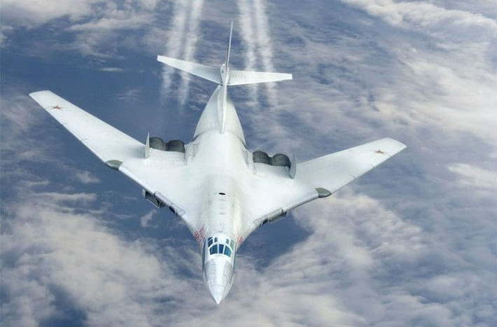 Với tầm hoạt động của Tu-160M, cộng với tầm bắn của các loại tên lửa hành trình, trang bị trên Tu-160M, một "pháo đài bay siêu thanh" như vậy, sẽ có thể tiếp cận mục tiêu ở khoảng cách "rất an toàn", thậm chí là ngoài tầm phát hiện của nhiều loại radar của đối phương.