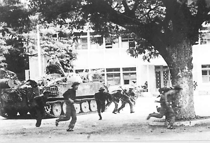 Địch cũng không thể kịp rút chạy về phía nam, vì Đại đội 3, Tiểu đoàn 3 đã chốt chặn đường về hướng nam. Bộ tư lệnh Sư đoàn nhận định bọn chỉ huy quân đoàn, các lữ đoàn, trung đoàn địch vẫn còn trốn chạy đâu đó trong địa phận tỉnh Ninh Thuận và ra lệnh cho các đơn vị truy lùng ở Bưu Sơn, An Phước.