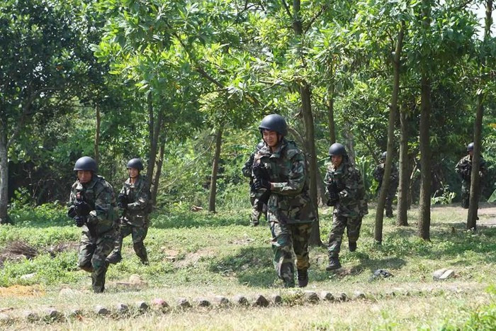 Việc cho các thiết giáp chiến đấu BMP-3 hoạt động trong cùng đội hình của PT-76 cũng là một ý tưởng không tồi, giúp ta tối ưu hóa được khả năng cơ động, đa dạng hóa chiến thuật tấn công và đặc biệt là cung cấp được hỏa lực mạnh, nhiều loại cho lực lượng tiên phong. Nguồn ảnh: TH.