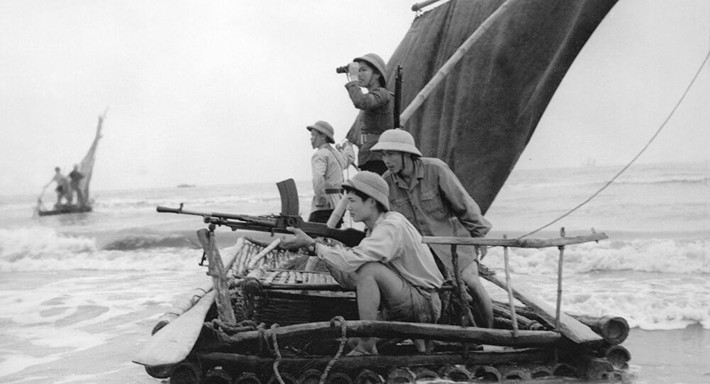 Ngày 13/4/1966, Bộ Quốc phòng ra quyết định thành lập Đoàn huấn luyện trinh sát đặc công, mang phiên hiệu Đoàn 126 trực thuộc Bộ Tư lệnh Hải quân. Cương vị Đoàn trưởng được giao cho Hoàng Đắc Cót và Phạm Điệng là Chính ủy. Tháng 5/1966 Bộ Tư lệnh Hải quân tổ chức Đoàn 126, thành cơ quan đoàn bộ và 12 đội chiến đấu.
