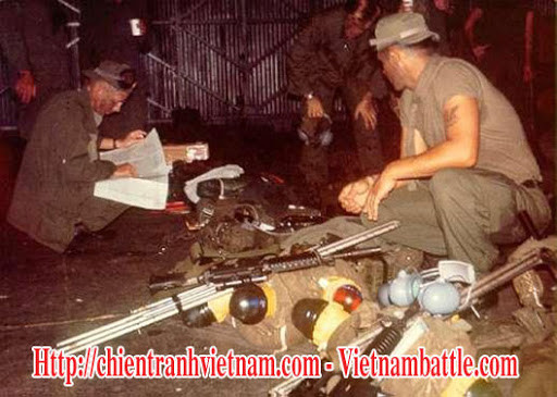 Toán lính trên chiếc trực thăng này còn đạp cửa xông vào một trong ba ngôi nhà dân có thắp điện sáng. Một người mẹ và ba trẻ nhỏ đang ngủ thì nghe tiếng súng, vội chui xuống gầm giường. Lính Mỹ bắn trọn một băng tiểu liên vào người phụ nữ và 3 đứa trẻ, làm chết người phụ nữ và 1 trẻ em, 2 đứa trẻ còn lại bị thương nặng.