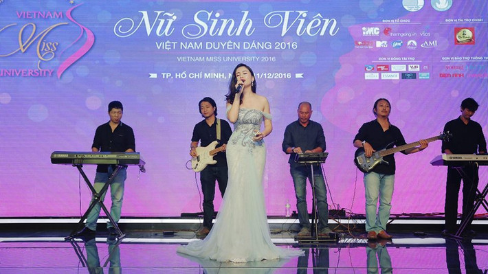 Tháng 12/2016, Hoàng Hậu Phương Đông đã tham gia cuộc thi Hoa khôi sinh viên Việt Nam.