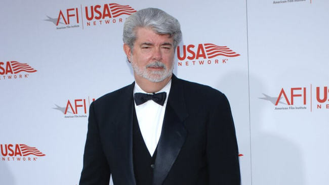 George Lucas. George Lucas là một trong những đạo diễn giàu nhất Hollywood. Anh ấy đã tích lũy được khối tài sản trị giá hơn 5 tỷ USD, nhưng bốn đứa con của ông sẽ không được hưởng thành quả lao động của cha mình. “Tôi sẽ dành phần lớn tài sản của mình để cải thiện giáo dục, đó là chìa khóa thành công của loài người”, đạo diễn phim Stars War cho biết.
