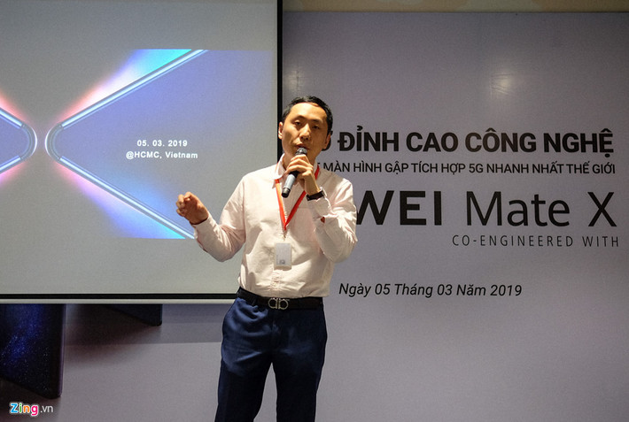 Đại diện của Huawei cho biết hãng sẽ bán ra model này tại Trung Quốc vào giữa năm nay. Model này có thể bán ở Việt Nam nhưng chưa rõ thời điểm.