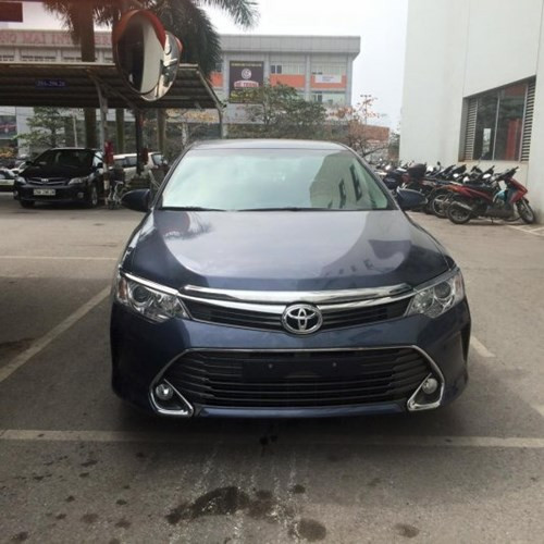 Về ngoại thất, so với bản Camry hiện tại, Toyota Camry 2015 đã trở nên trẻ trung và thể thao hơn. Đây cũng là xu hướng mà hãng xe Nhật Bản đã tập trung phát triển cho mẫu Vios và Corolla Altis mới.