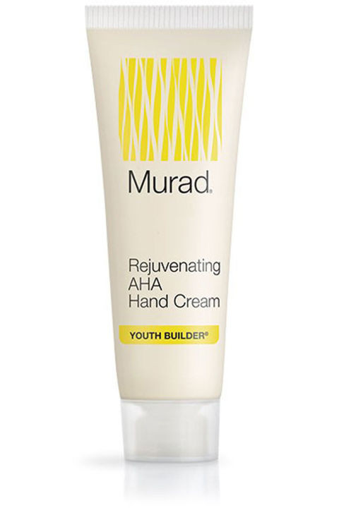 Kem dưỡng da tay giúp làm sáng da. Kem dưỡng da tay Murad chứa các thành phần như axit glycolic, nước hoa hồng và tinh chất tẩy tế bào chết giúp tái sinh da, tăng cường độ sáng cho da chỉ trong 1 tuần.