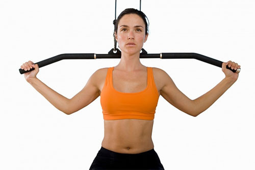 Tập thể dục bù. Mọi người có xu hướng kéo lại sức khỏe của những ngày làm việc trong tuần bằng cách tập thể dục hăng hái cuối tuần. Sai lầm nghiêm trọng, cả tuần không khởi động khiến cơ bắp không quen và đau nhức. Nếu cuối tuần thực sự là lựa chọn duy nhất để tập luyện, chỉ nên để đổ chút mồ hôi nhẹ, tức là với vận động thời gian và cường độ vừa phải.