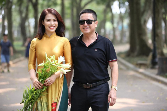 "Tôi không có quyền tìm hạnh phúc mới, không có quyền được sống như các bạn trong phần đời ngắn ngủi còn lại hay sao mà các bạn cứ trách móc rỉa rói những lời nói thiếu thiện chí?", Chí Trung viết.