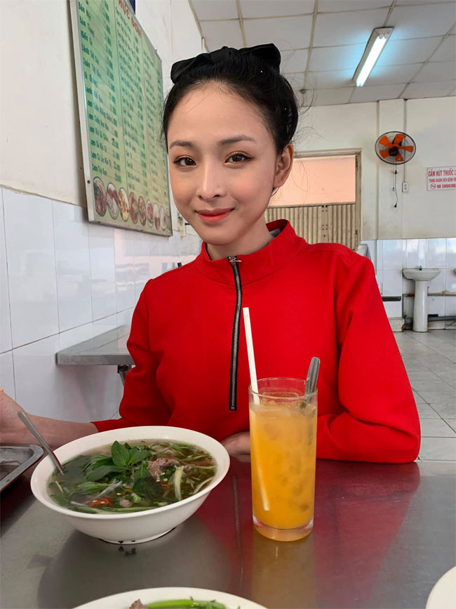 Hoa hậu Trương Hồ Phương Nga đang tận hưởng những giây phút bình yên nhất của cuộc sống.