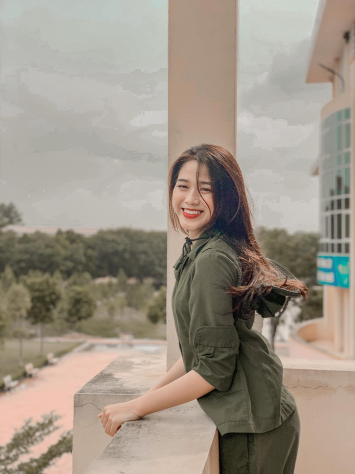 Dù phần thi ứng xử chưa thật hoàn hảo nhưng tân Hoa hậu Việt Nam 2020 được nhiều lời nhận xét hoàn toàn xứng đáng cho ngôi vị cao nhất.