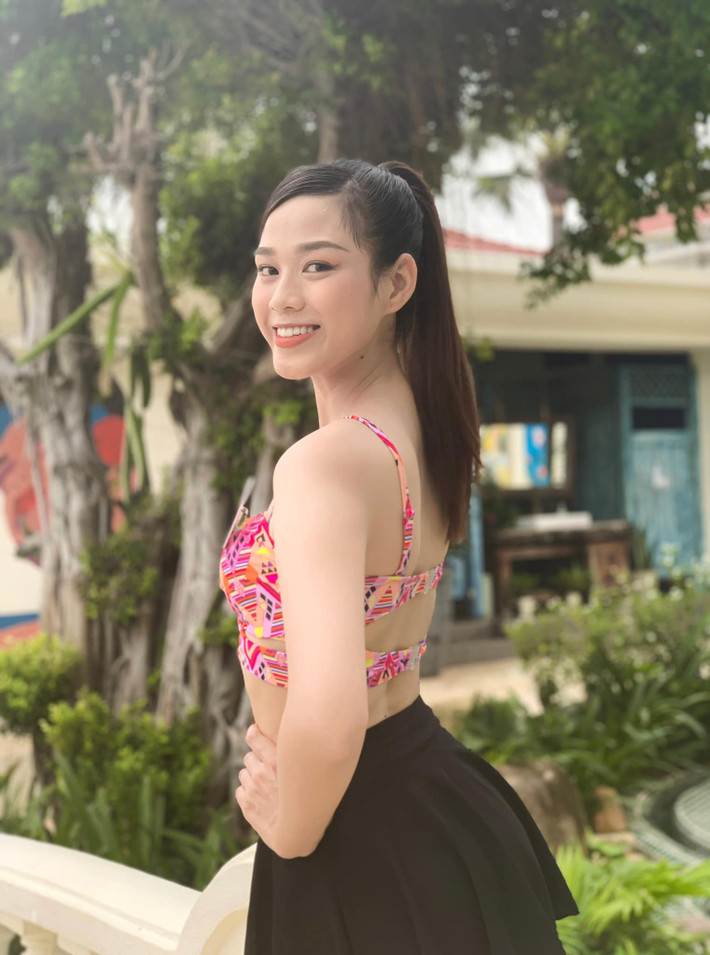 Đỗ Thị Hà sở hữu chiều cao lý tưởng 1m75, cùng số đo 3 vòng 80-60-90.