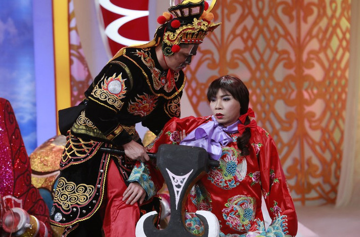 Câu nói chê bai nhan sắc Thiên Lôi của "Cô Đẩu" Công Lý trong Táo quân 2016 sau đó được mọi người sử dụng rất nhiều: “Cống rãnh mà đòi sóng sánh với đại dương, kênh mương mà đòi tương đương với thủy điện”.