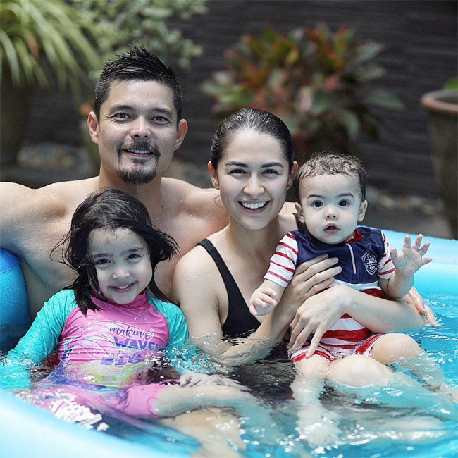 Marian Rivera và Dingdong Dantes là cặp vợ chồng nổi tiếng nhất làng giải trí Philippines. Hai người càng được chú ý hơn khi sinh ra hai thiên thần đáng yêu Zia và Jose.