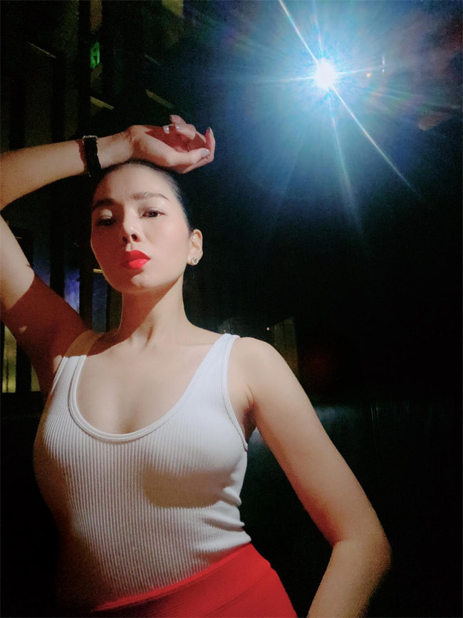 Nữ hoàng bolero sở hữu số đo ba vòng đáng mơ ước: 86-58-91.