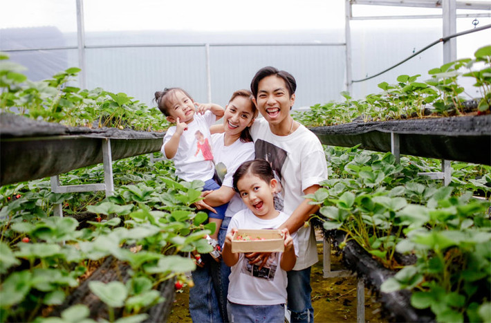 Cuộc sống hôn nhân của cặp Khánh Thi – Phan Hiển càng viên mãn hơn khi có thêm hai thiên thần Kubi và Anna. Mối quan hệ của họ đã được sự yêu mến, đón nhận của cả hai bên gia đình.