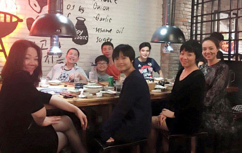 Không những thế, vợ cũ là MC Thảo Vân và bạn gái Ngọc Hà của Công Lý còn thân nhau đến kỳ lạ.