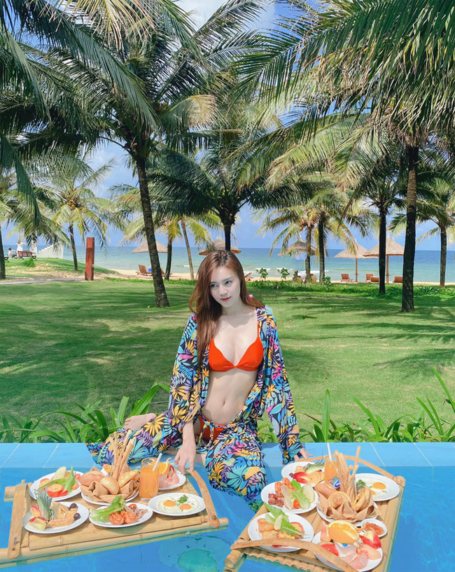 Chính vì thế, có thời điểm Ninh Dương Lan Ngọc rất gầy, chỉ còn da bọc xương.