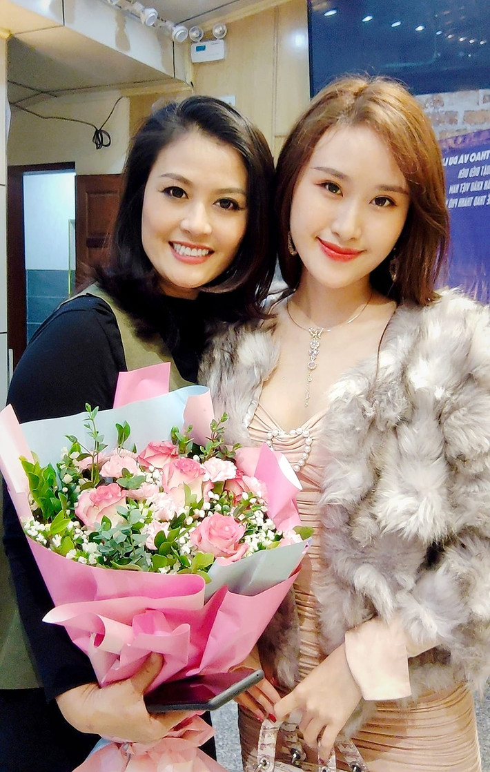 Hoa Thúy - Tùng Dương gắn bó được 7 năm và có một cô con gái chung tên Thiên Nga.