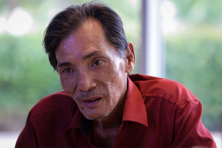 “Bây giờ, tôi thèm nhất là những bữa cơm gia đình. Có những lúc đang chạy xe ngoài đường, tôi nhìn các gia đình sum vầy trong bữa cơm chiều mà rơi nước mắt. Tôi ở trọ, toàn ăn cơm đầu đường xó chợ cho qua cơn đói”, Thương Tín nói.