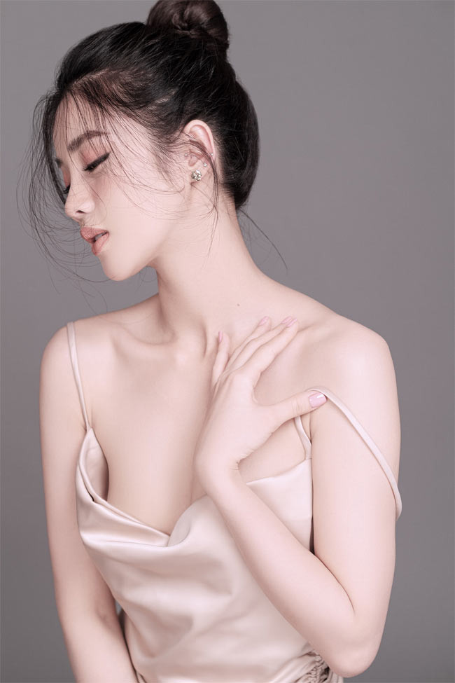 Năm 2017, Mỹ Duyên còn giành giải Người đẹp áo dài tại cuộc thi Hoa hậu Hoàn vũ Việt Nam.
