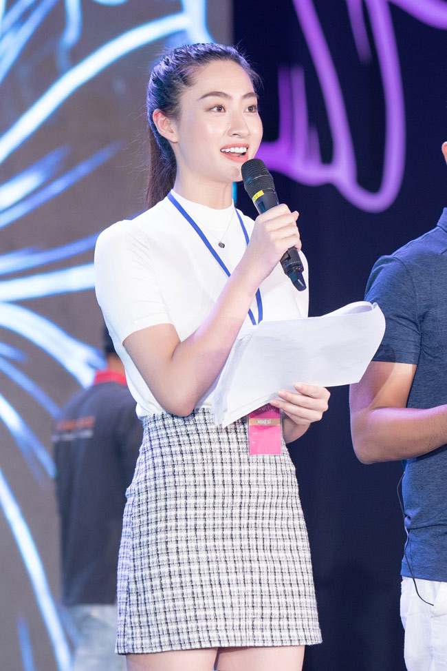 Hoa hậu Thế giới Việt Nam 2019 Lương Thùy Linh đảm nhiệm vị trí MC trong chương trình bán kết Hoa hậu Việt Nam 2020.