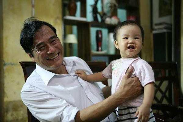 NSND Mạnh Cường đã lên chức ông ở tuổi 60. Ảnh: Dân Trí.