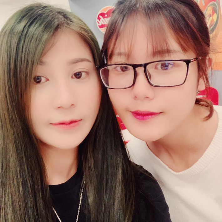 Hân Huyền chụp với mẹ Thanh Quý cách đây 2 năm. Vợ đầu của Hiệp Gà ủng hộ con gái theo học trường điện ảnh.