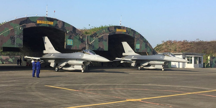 Theo truyền thông Đài Loan, các tiêm kích F-16V sẽ được đóng quan tại căn cứ, sân bay quân sự Gia Nghĩa của lực lượng Không quân Đài Loan ở phía Tây Nam hòn đảo.