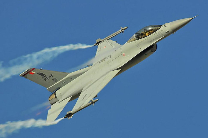 Và sau khi được trang bị động cơ mới cùng kiểu dáng khí động học cải tiến, các F-16V được đánh giá là mang khả năng chiến đấu tổng thể vượt trội tới 180%, khả năng phát hiện – triệt hạ mục tiêu hoạt động tốt hơn tới 220% so với thế hệ cũ, những con số đáng "kinh ngạc".