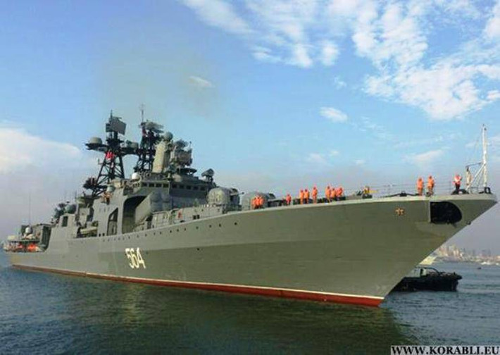 Tàu chiến chống ngầm cỡ lớn, Đô đốc Tributs thuộc Hạm đội Thái Bình Dương của Nga đã ngăn chặn mọi nỗ lực của một tàu khu trục mang tên lửa dẫn đường của Mỹ, đang xâm phạm biên giới quốc gia của nước này ở biển Nhật Bản, Bộ Quốc phòng Nga đưa tin hôm thứ Sáu vừa qua.