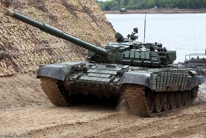 T-72B1MS "Đại bàng trắng" giữ nguyên vũ khí trang bị của dòng xe tăng T-72 MBT, bao gồm một pháo nòng trơn 2A46 125mm có thể bắn nhiều loại đạn khác nhau bao gồm cả đạn phá hoại ổn định bằng vây xuyên giáp (APFSDS), chống tăng có chất nổ cao ( HEAT) và đạn phân mảnh nổ cao (HEF).