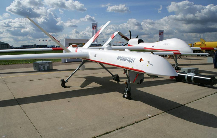 Theo Bộ trưởng Bộ Quốc phòng Nga, ông Sergei Shoigu, các UCAV Orion đã được thử nghiệm chiến đấu vào năm 2019 ở Syria. Năm 2020, Bộ Quốc phòng Liên bang Nga đã nhận một lô các UCAV Orion này để vận hành thử nghiệm.