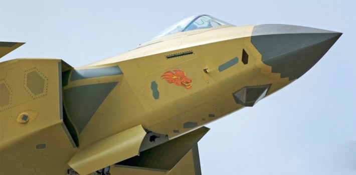 Việc bổ sung thêm chỗ ngồi trong kíp lái của J-20 này sẽ giúp tổ bay của tiêm kích tàng hình này khai thác tốt hơn các cảm biến và mạng thông tin khổng lồ của nó.