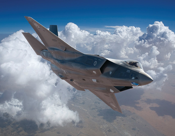 Khuôn khổ đơn hàng này là một hợp đồng giữa Phần Lan – Mỹ về việc mua 64 tiêm kích F-35 Block 4, những chiếc máy bay chiến đấu đầu tiên sẽ được chuyển tới Phần Lan vào năm 2025, nhằm mục đích sử dụng để đào tạo cho các phi công. Nguồn ảnh: acesflyinghigh.wordpress.com.
