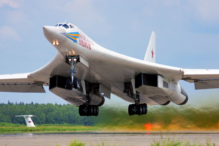 Tốc độ của chiếc máy bay Tu-160M này đạt tới tốt đa 2200km/h, dễ dàng bỏ xa các tiêm kích đối phương trong tình trạng đối phương triển khai đánh chặn và giáp chiến. Nguồn ảnh: commons.wikimedia.com.