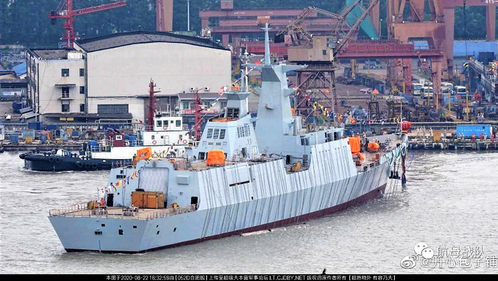 Các tàu khu trục cỡ nhỏ Type 054A này đã được Trung Quốc phát triển từ năm 2005, chính thức nhập biên chế từ năm 2008 và vẫn phục vụ cho đến nay, lần đầu tiên các tàu này được tiết lộ là vào năm 2005 tại Nhà máy đóng tàu Hoàng Phổ (đơn vị phát triển của tàu Type 054A), trụ sở Quảng Châu. Nguồn ảnh: defenceforumindia.com.