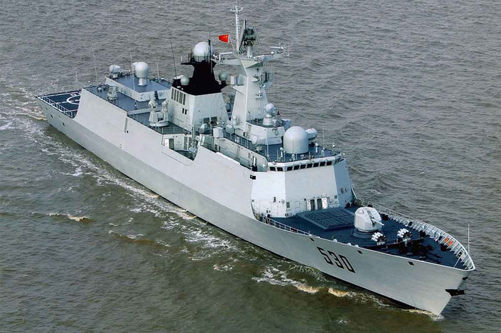 Khinh hạm Type 054A được phát triển với kích thước 134,1x16m, mang tải trọng choán nước toàn tải khá khiêm tốn, chỉ đạt 4.053 tấn (theo báo cáo CCTV). Nguồn ảnh: globaldefensecorp.com.