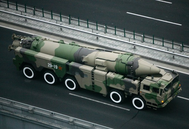 Về các tên lửa Dong-Feng 21D (tên hiệu NATO: CSS-5 Mod-4), đây là các tên lửa đạn đạo chống hạm có tầm bắn tối đa có thể vượt qua 1.450km của Trung Quốc.
