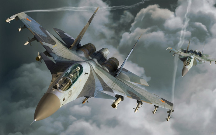 Và mặc dù có tải trọng rất lớn, Su-30 vẫn được gọi là một chiếc tiêm kích mang tốc độ siêu âm, với việc trang bị cho mình động cơ đôi Saturn AL-31FL cực mạnh, tốc độ của Su-30 luôn được đảm bảo với vấn tốc tối đa có thể đạt đến Mach 2 ( tương đương 2.120km/h). Mang lại khả năng cơ động và linh hoạt cho tiêm kích đa nhiệm này.