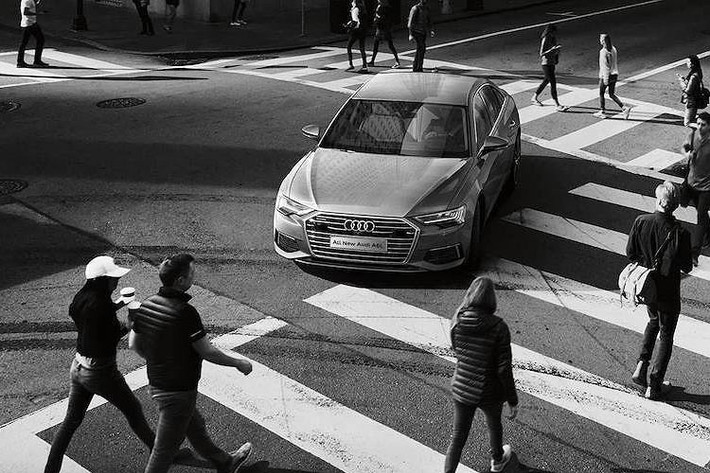 Audi A6 L được trang bị động cơ 4 xi-lanh thẳng hàng 2.0l tăng áp hoặc 3.0l V6 tăng áp kép TFSI. Tùy thuộc vào model, A6 L với động cơ 2.0l sẽ có 2 mức hiệu năng là 190PS/320Nm hoặc 221PS/350Nm.