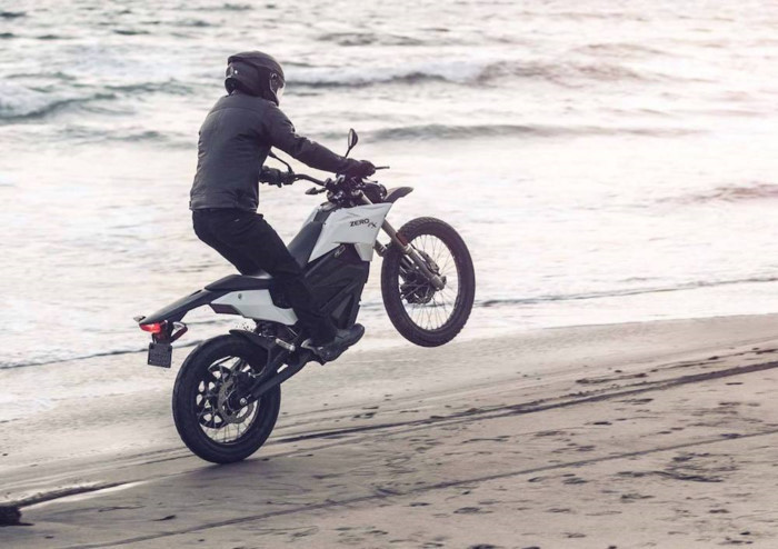 Zero Motorcycles đời 2018 được nâng cấp toàn bộ dòng sản phẩm của mình với pin dung lượng cao, khả năng sạc siêu nhanh.