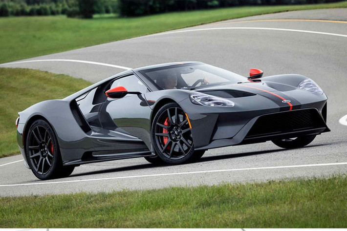 Ford GT Carbon Series mới sẽ là siêu xe nhẹ nhất lịch sử của hãng xe Mỹ. Tuy nhiên, xe chỉ được sản xuất với số lượng giới hạn với 350 chiếc.