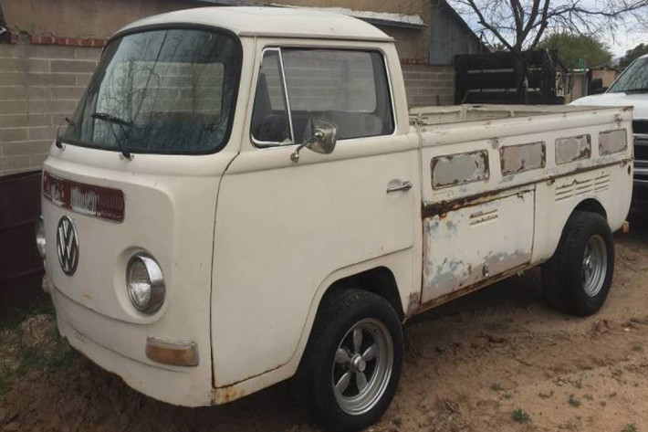 Volkswagen cũng đóng góp vào phân khúc xe bán tải với mẫu Volkswagen Type 2. Tuy nhiên mẫu xe này đã bị khai tử vào năm 2013.
