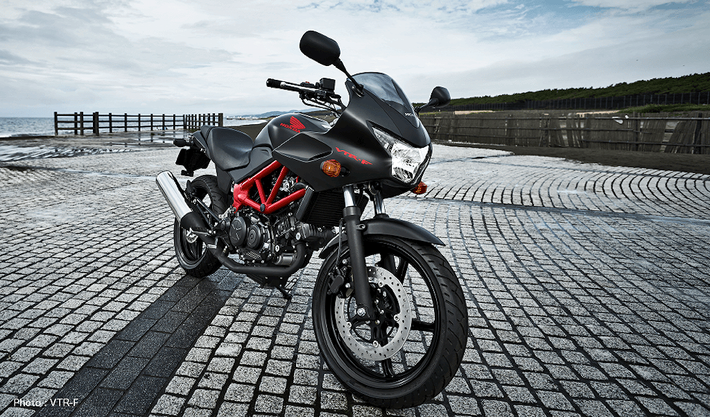 Cùng với Honda VTR, bản có quây gió trước VTR-F cũng sẽ dừng sản xuất sau năm 2018 này. 2019 sẽ là năm cuối cùng mà khách hàng có thể mua được những chiếc VTR mới từ showroom của hãng với giá từ 126 triệu.