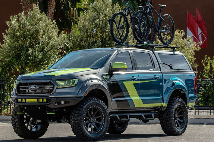 Tham gia triển lãm xe độ SEMA 2018, hãng Ford khiến công chúng yêu xe mãn nhãn với bộ sưu tập xe bán tải Ford Ranger 2019 độ khủng ở tất cả các phiên bản. Cả 7 chiếc Ranger tại SEMA đều được độ off-road và sở hữu nhiều phụ kiện chính hãng, cũng như những phụ tùng độ dành riêng cho dòng xe.