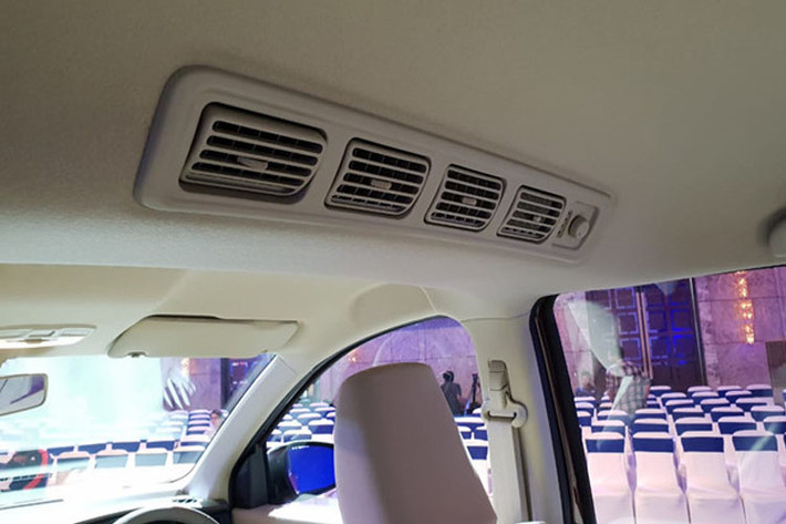Suzuki Ertiga 7 chỗ ngồi cũng có cửa gió điều hoà cho hàng ghế thứ ba.