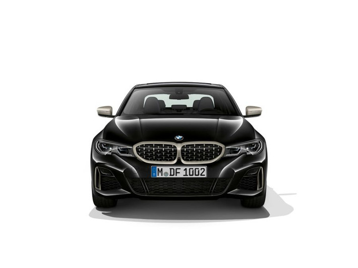 Theo đại diện hãng xe hơi BMW, mẫu xe này sẽ được ra mắt chính thức tại Triển lãm Los Angeles 2018 diễn ra vào cuối tháng này.