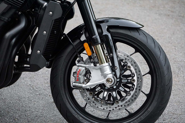 Hệ thống phanh đĩa trên Horex VR6 Raw của Brembo.