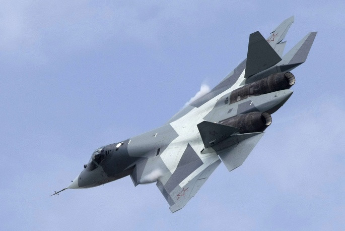 Không bằng lòng với những thành tựu sáng chói, Sukhoi đã phát triển tiếp tiêm kích chiến đấu thế hệ thứ 5 là T-50 PAK. Loại máy bay chiến đấu tàng hình tối tân của Nga được trang bị vũ khí, hệ thống điện tử vô cùng tiên tiến. Dự kiến T-50 PAK sẽ được sản xuất hàng loạt vào năm 2017.